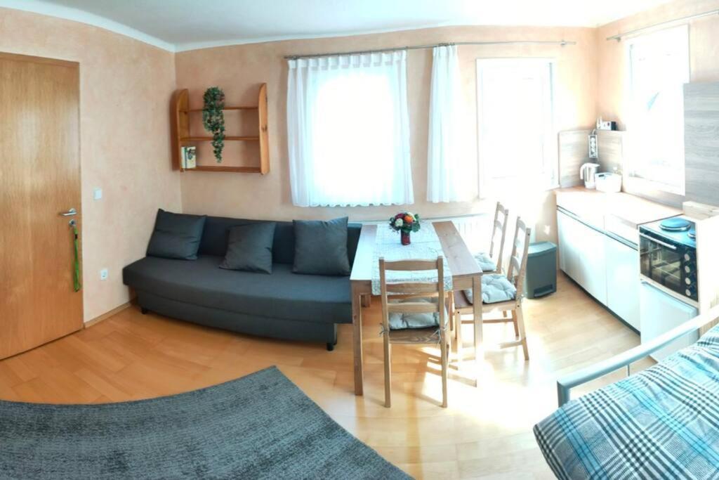 Zentrale & Ruhige Ferienwohnung Mössingen المظهر الخارجي الصورة